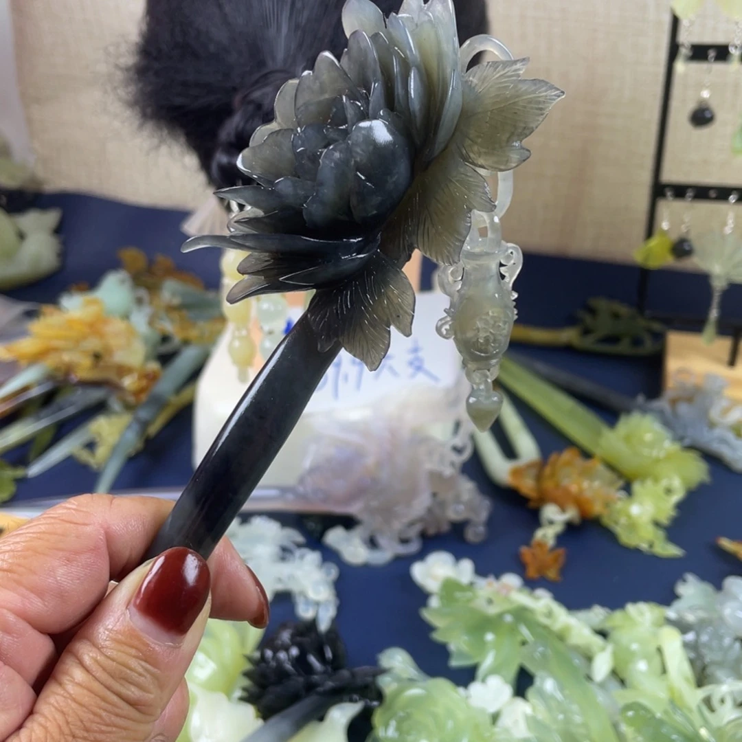 蛇纹石玉未镶嵌发饰紫**雨