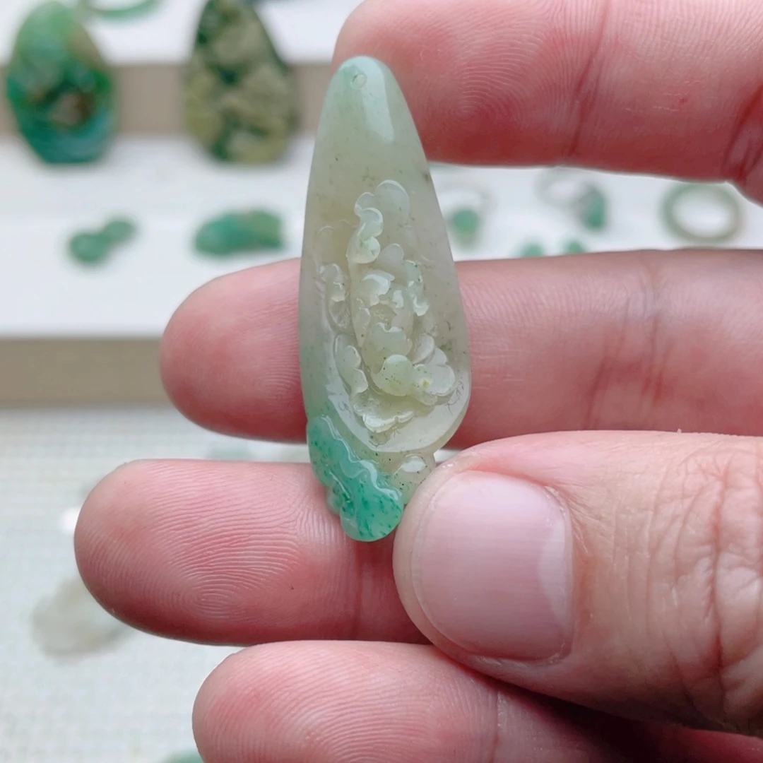 月***盒独山玉未镶嵌挂件