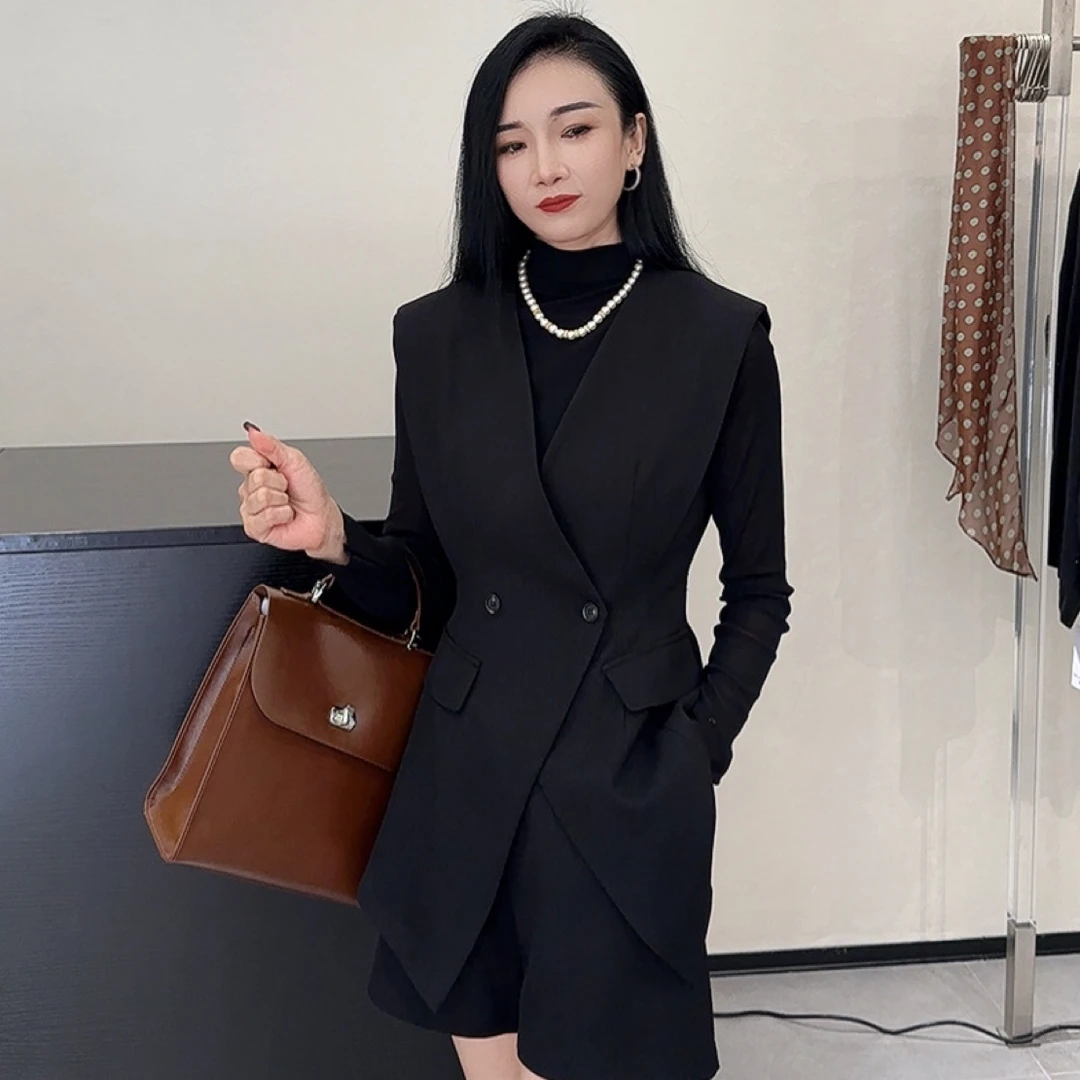 高定气质高级感黑色西服尖叫尖马甲短裤套装