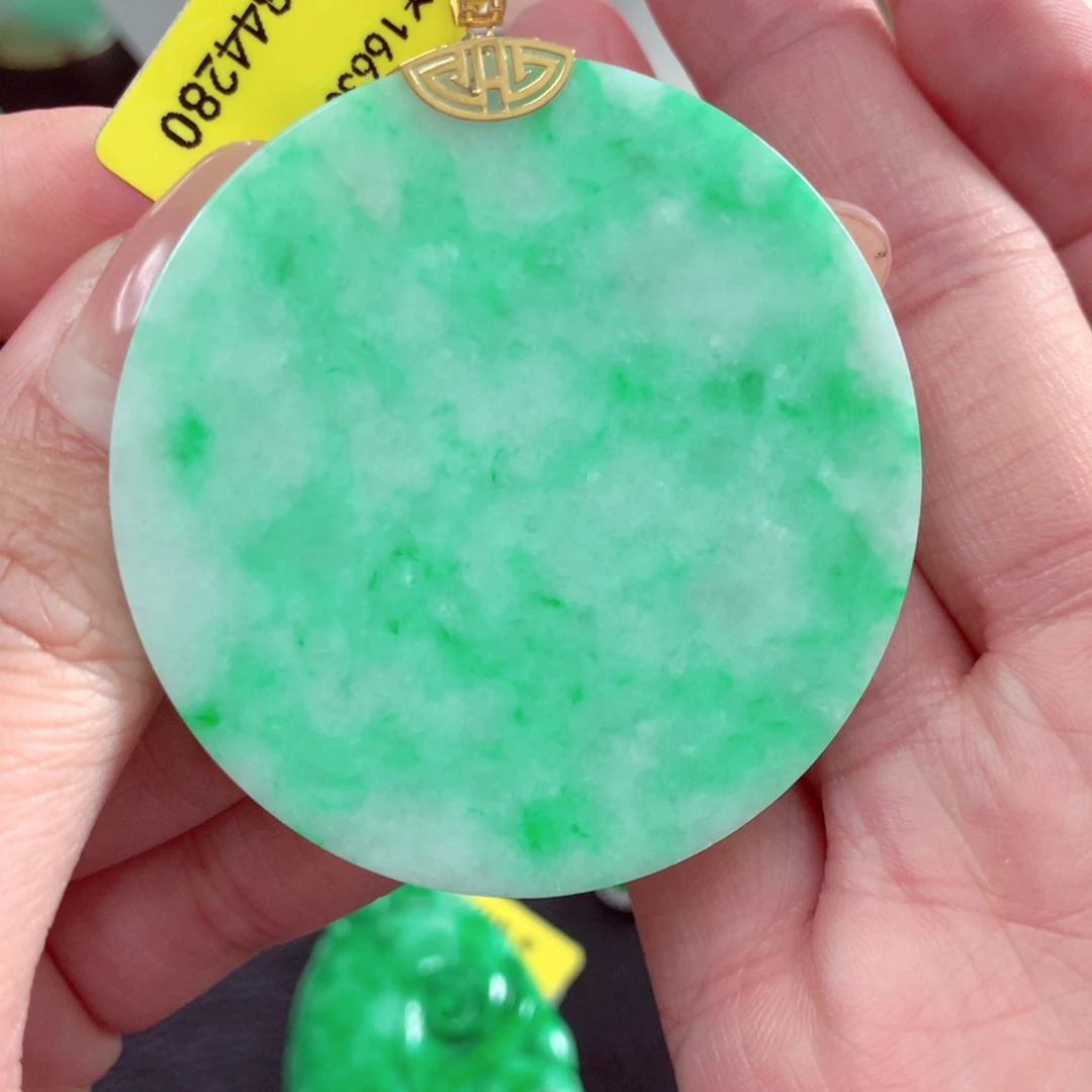 颈饰18K金镶嵌翡翠