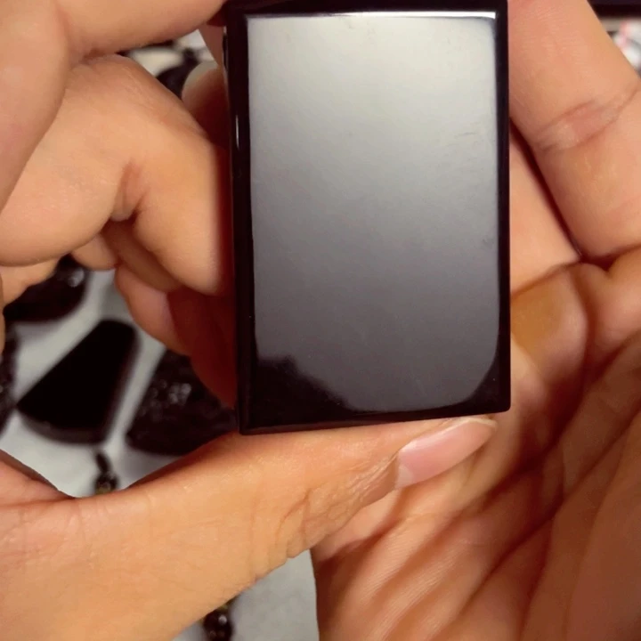 黑***土翡翠未镶嵌颈饰无事牌