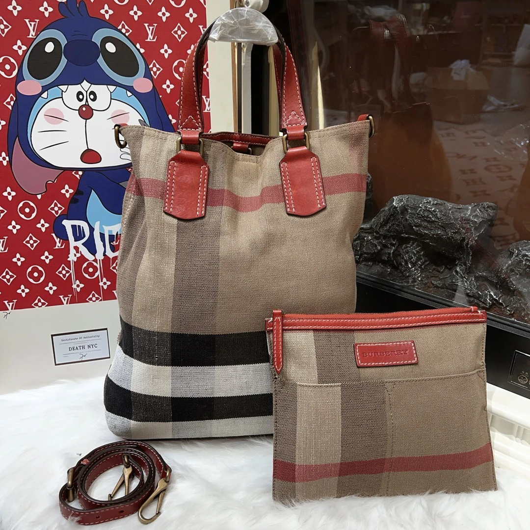 95新 BURBERRY/博柏利 巴宝莉托特包a6158