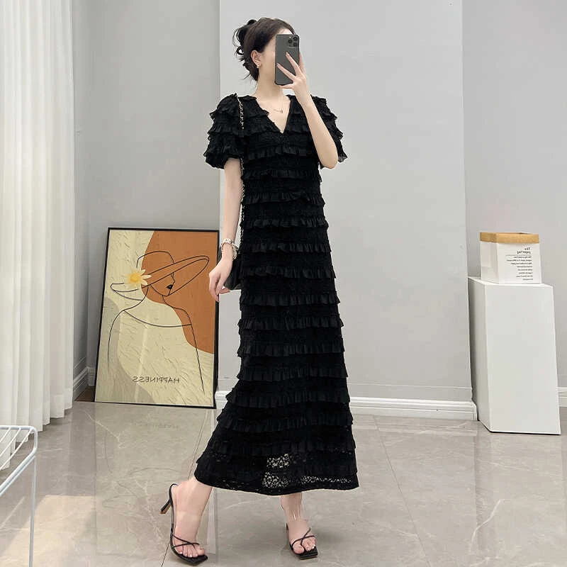 法式赫本风黑色连衣裙女夏季2025新款高级气质泡泡袖修身显瘦长裙