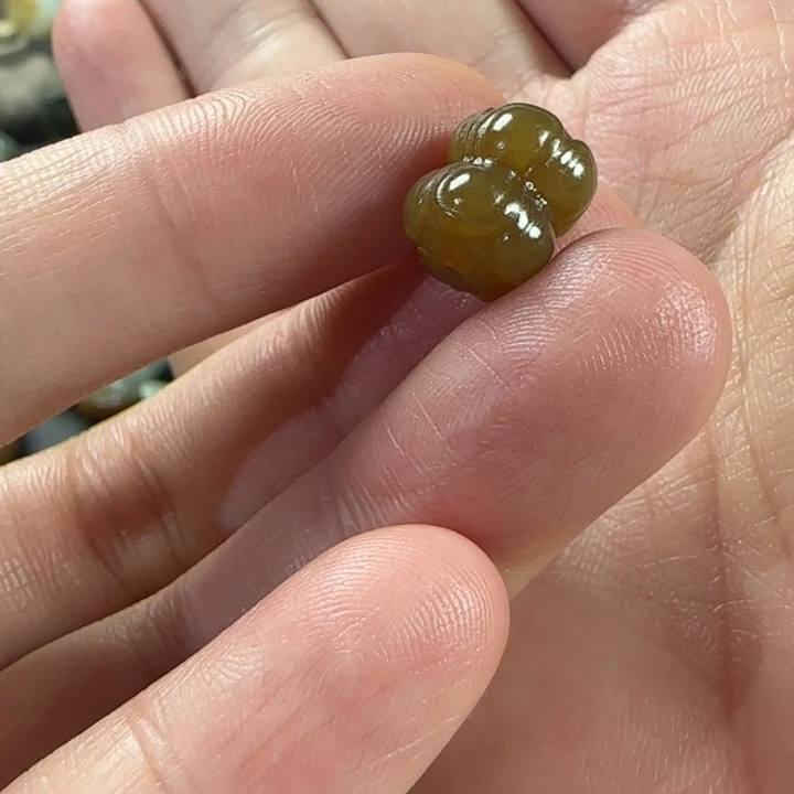 木***花和田玉未镶嵌颈饰福利