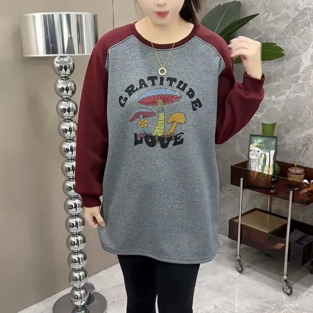 冬季加绒加厚蘑菇休闲风宽松型落肩袖厚款字母圆领中长款卫衣印花