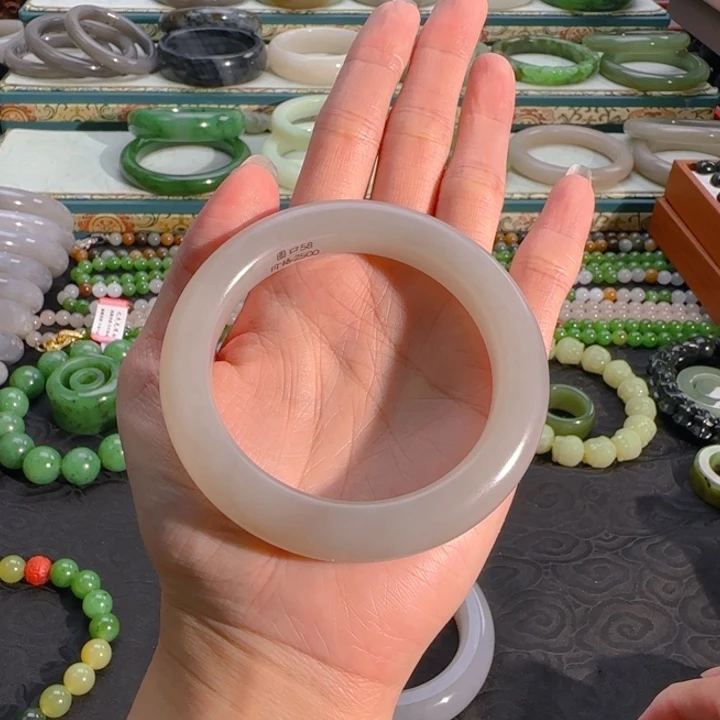 未镶嵌手镯和田玉烟灰色手镯58