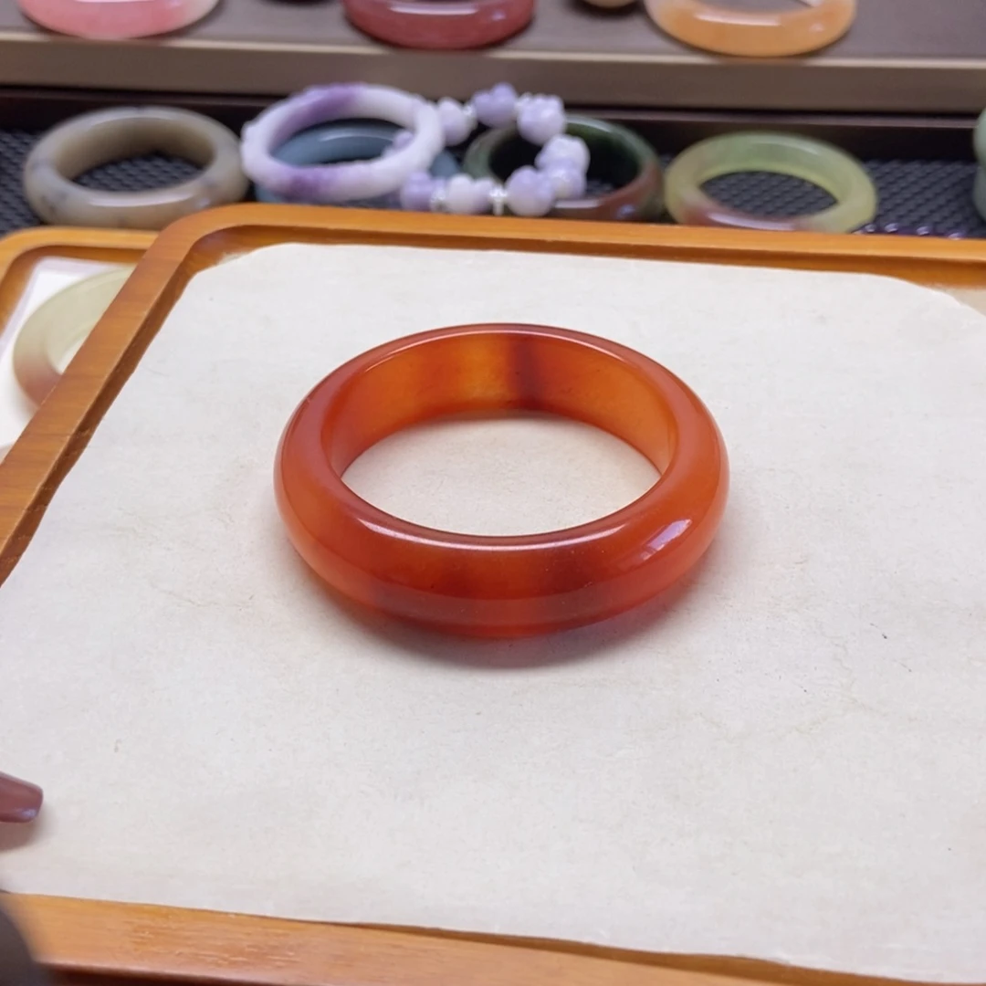 未镶嵌手镯石英岩玉