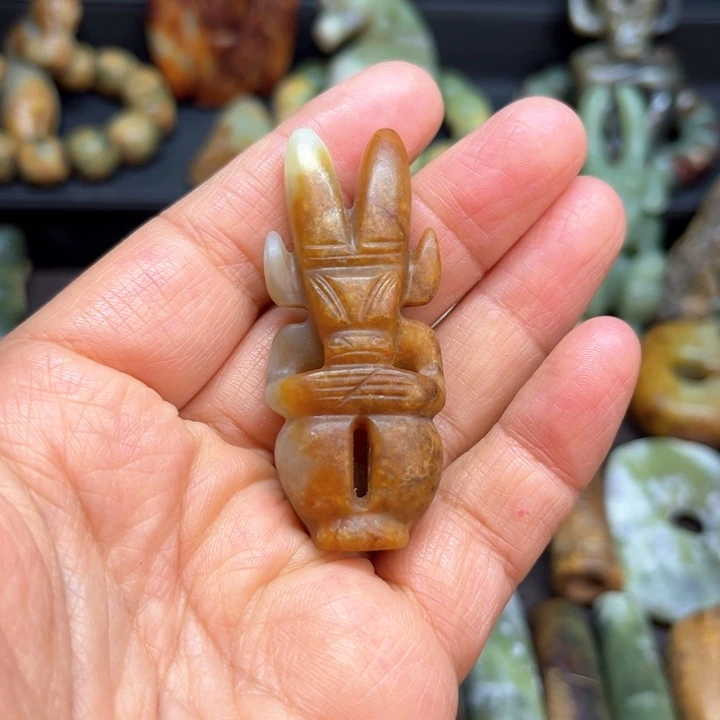 未镶嵌岫岩河磨玉（透闪石质玉）挂件?*K