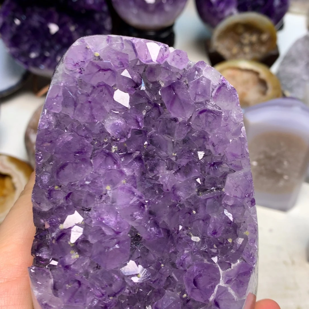 紫晶未镶嵌大型摆件（非配饰）