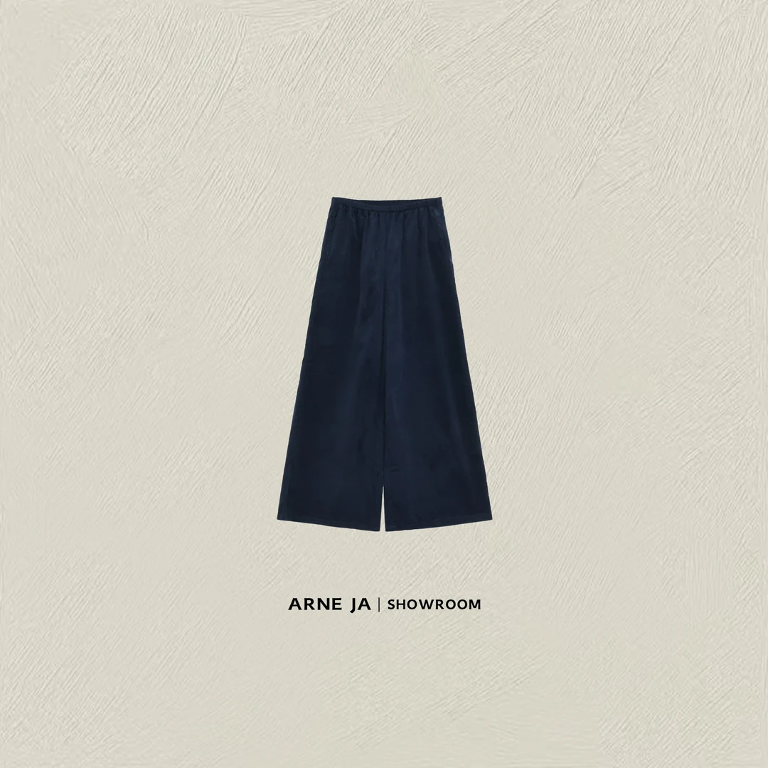 ARNE JA｜“新古典主义”棉质极细条绒暖空气直筒裤D53SK1055