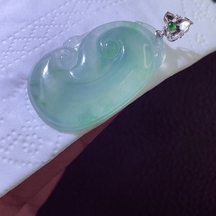 颈饰18K金镶嵌翡翠翡翠