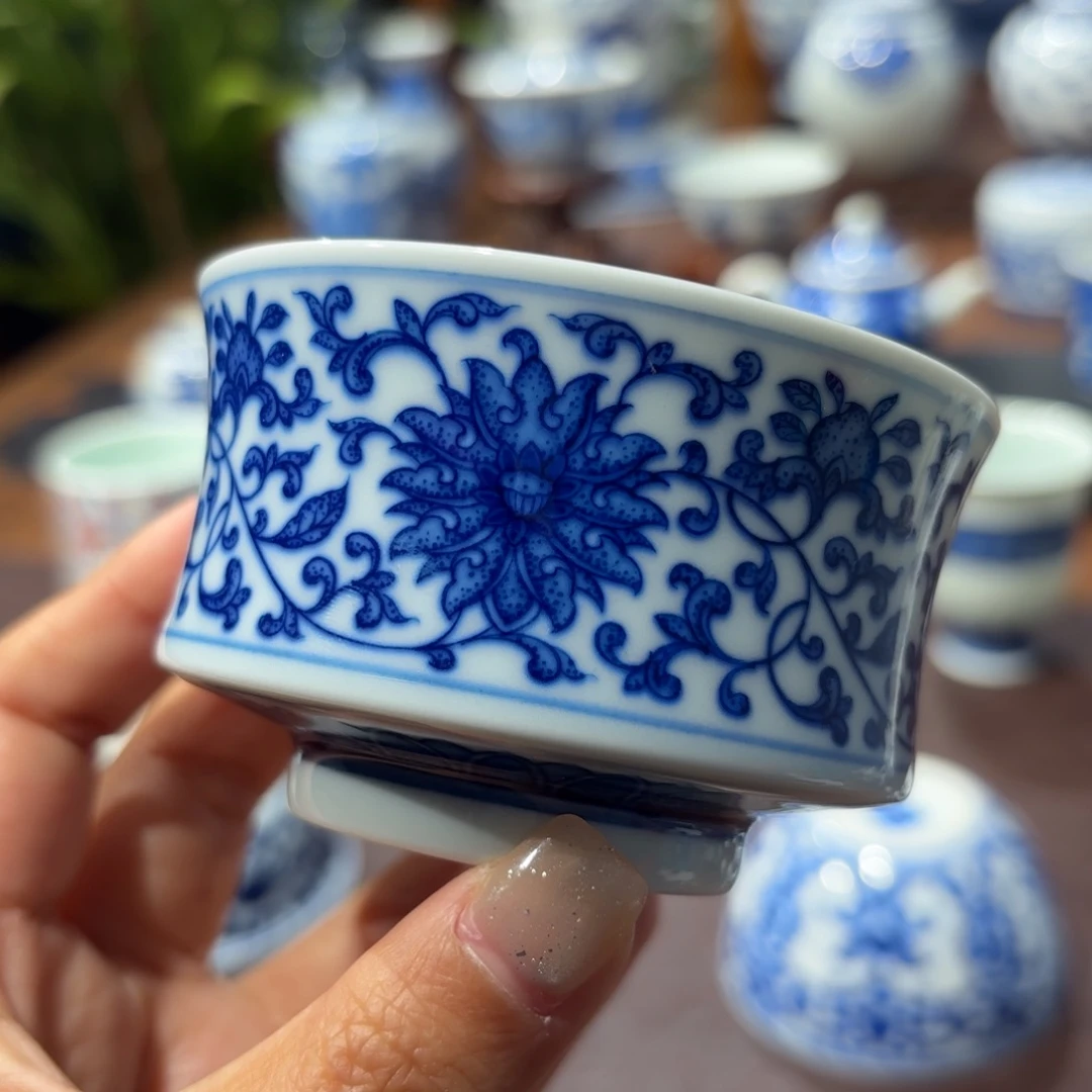 柴 缠枝莲杯……………………