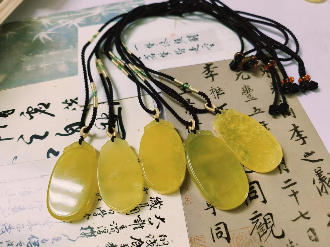 小瑜甄选【开年福利】天然岫玉无事牌多样性发货其中发一