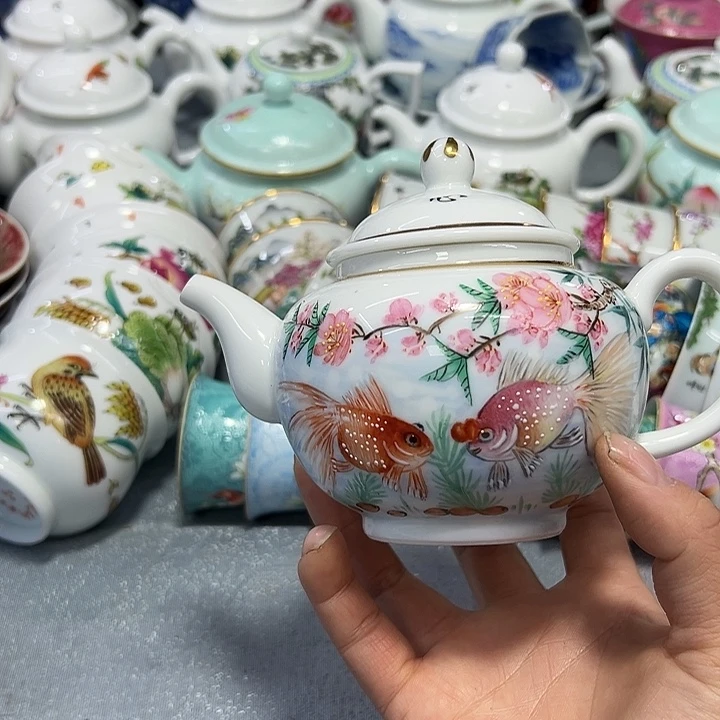 过**烟景德镇陶瓷手工艺品