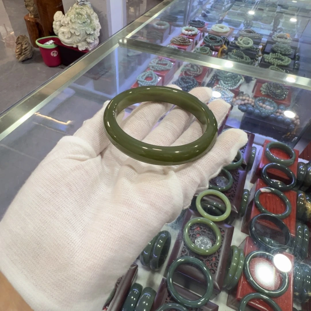 没***岫岩老玉（透闪石质玉）手镯未镶嵌