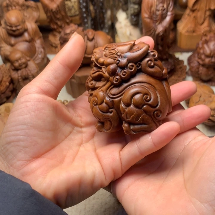 檀香木其他老山檀香手把件瑕疵