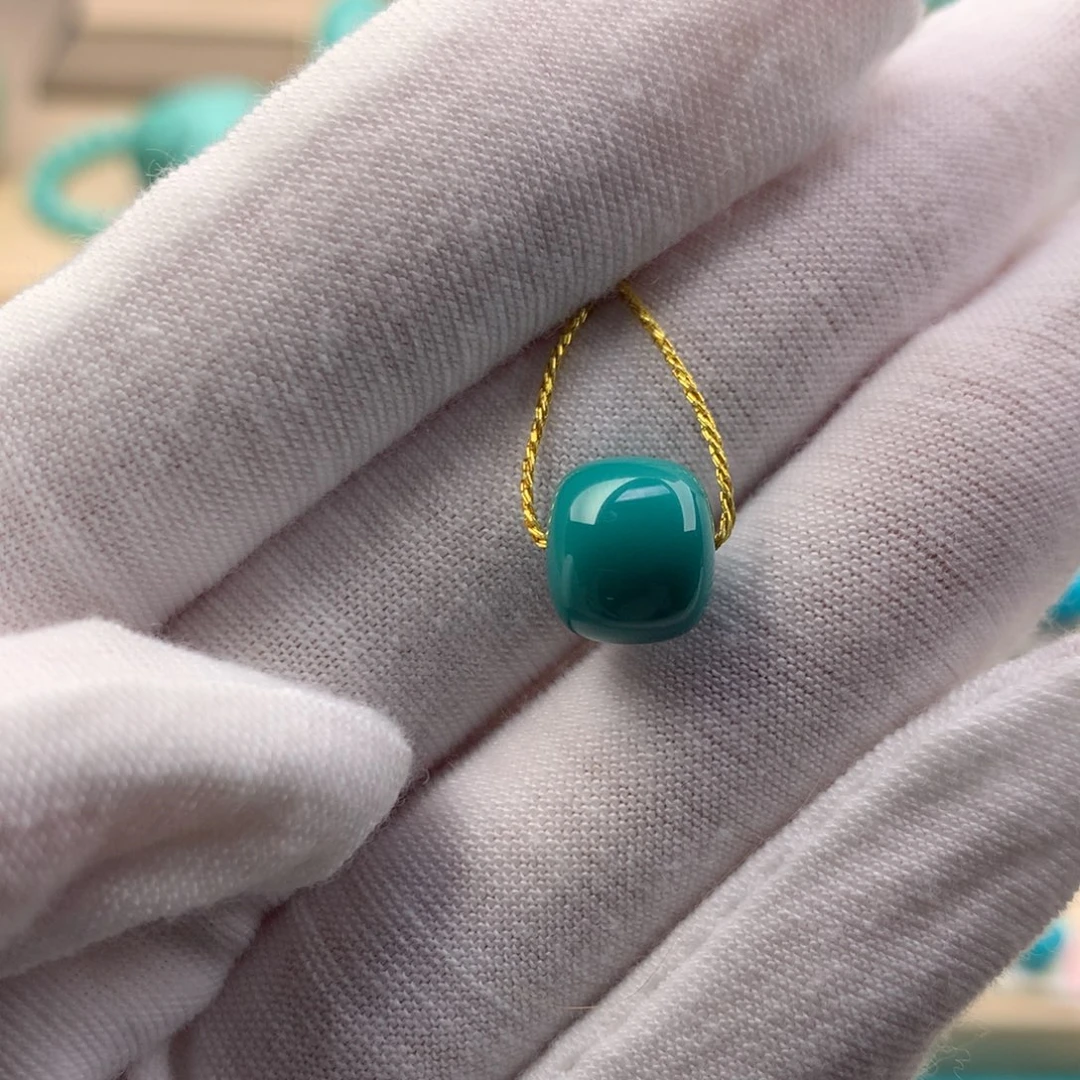 艳***凡绿松石未镶嵌珠宝奇石