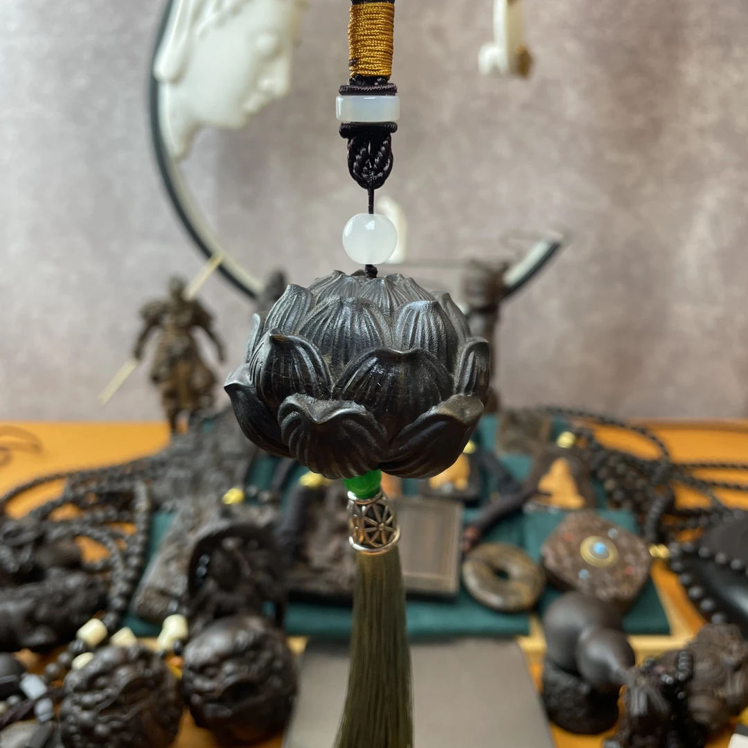 沉香木（莲花车挂）越南天然复古精工原雕刻