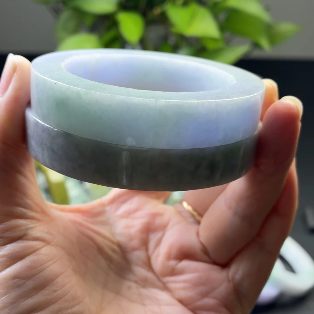 未镶嵌翡翠手镯定制翡翠