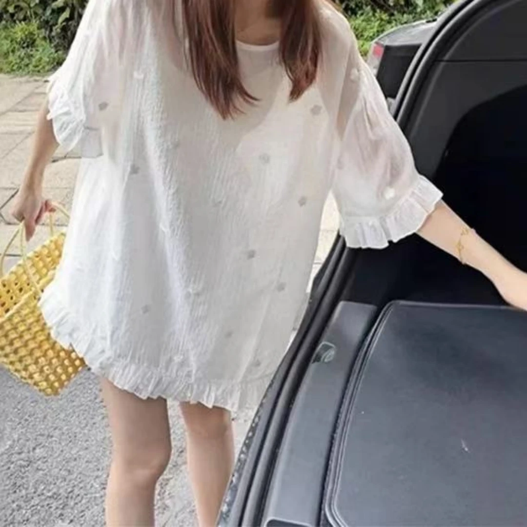 Manmi   木耳边拼接压褶肌理感立体小花刺绣上衣  2827（C3）