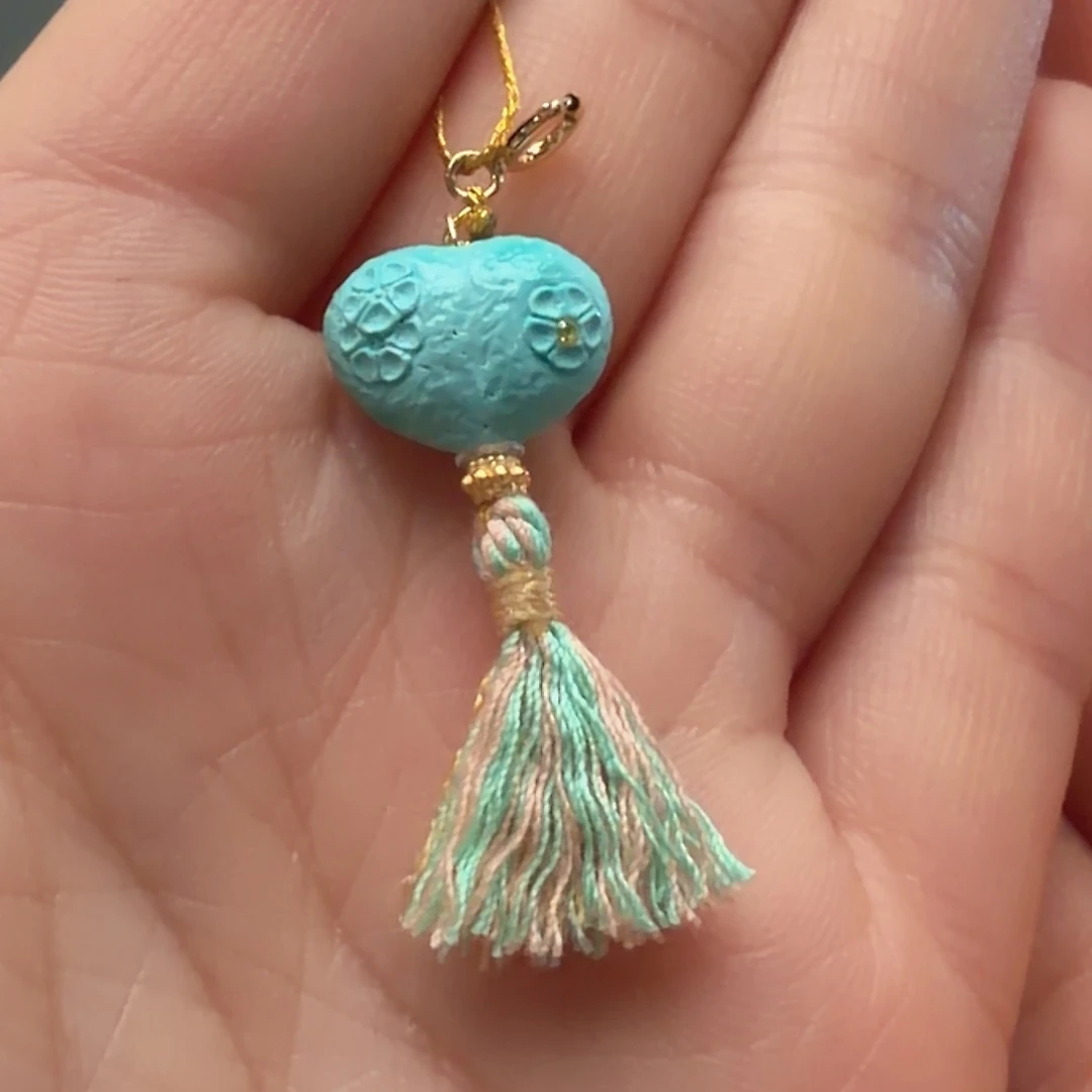 绿松石未镶嵌颈饰