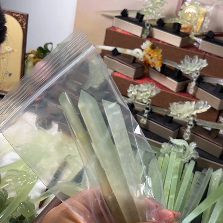蒹***苍蛇纹石玉未镶嵌发簪