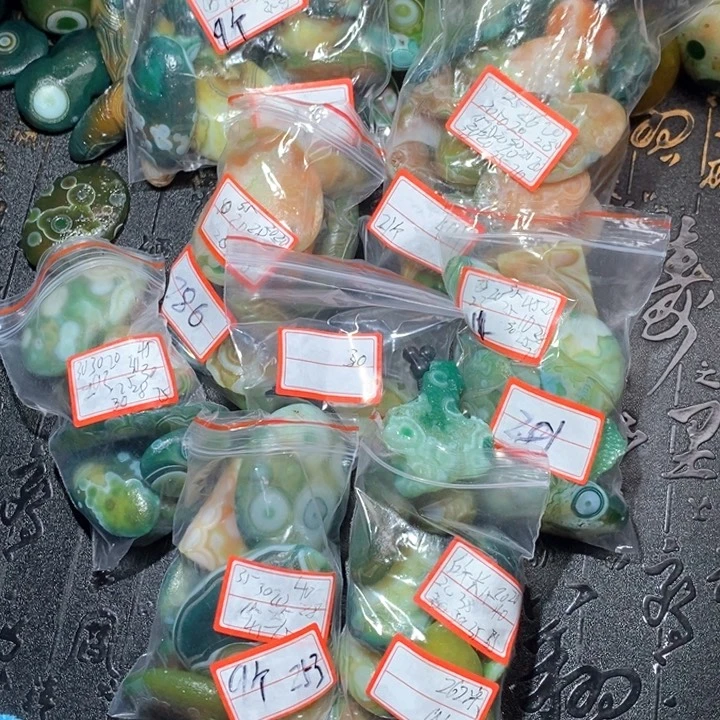 玛瑙/玉髓颈饰未镶嵌所**道