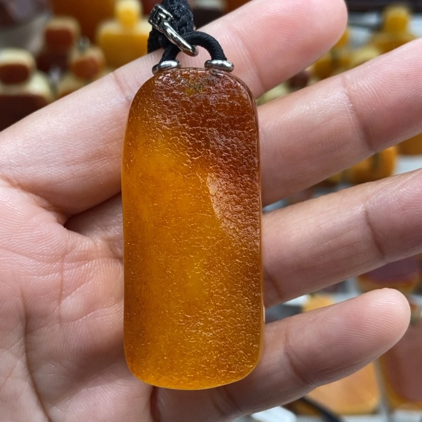 【闪购商品】琥珀颈饰未镶嵌