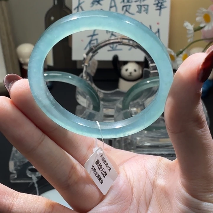 翡翠未镶嵌手镯冰透海蓝53