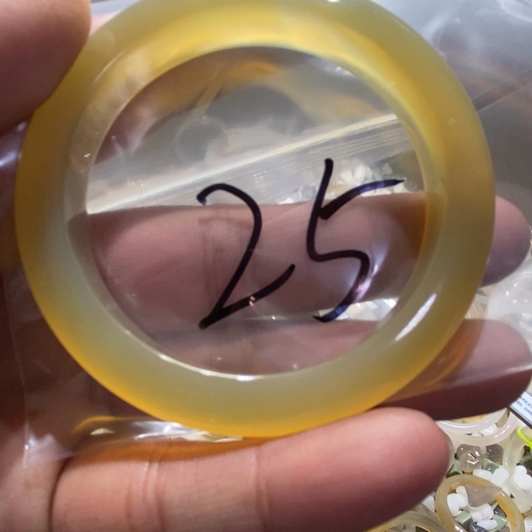 娇***座玛瑙/玉髓未镶嵌手镯25号