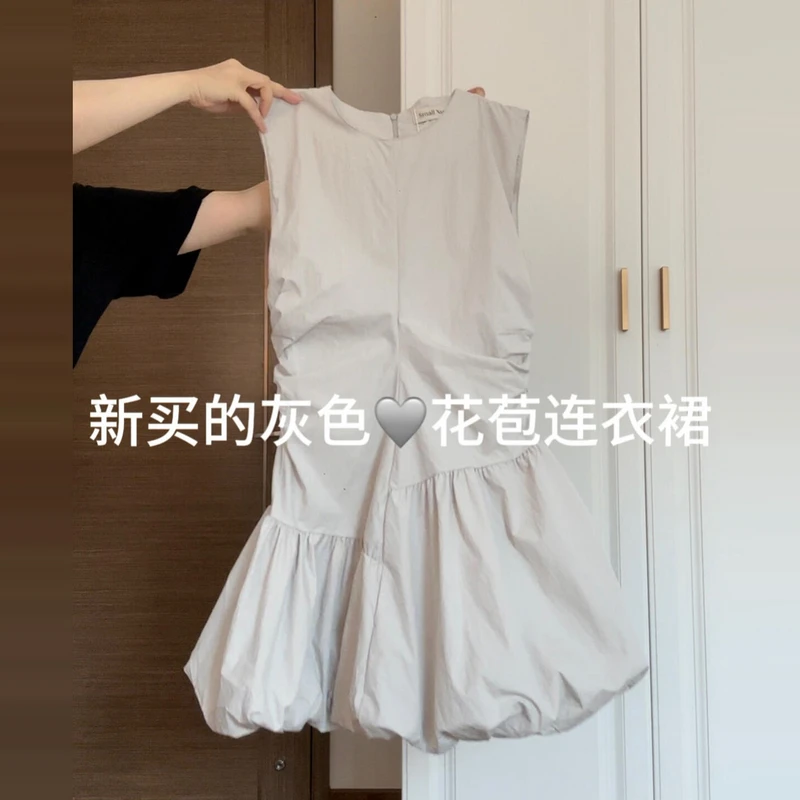 法式灰色无袖背心连衣裙子女夏季小个子收腰显瘦花苞短裙