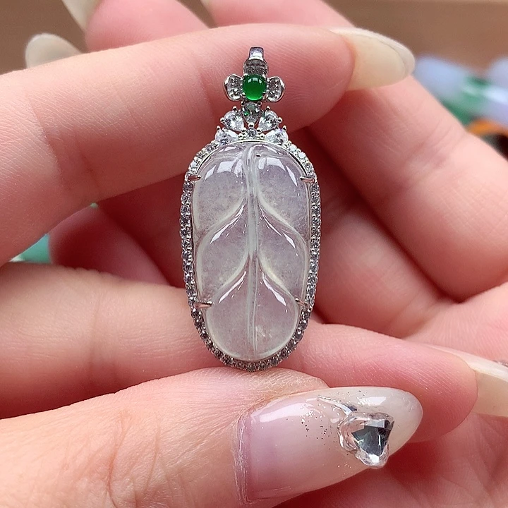 翡翠银S925镶嵌颈饰翡翠