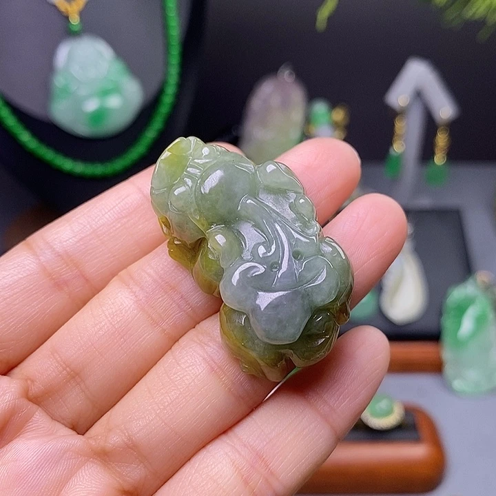 吊坠(赠链)未镶嵌翡翠