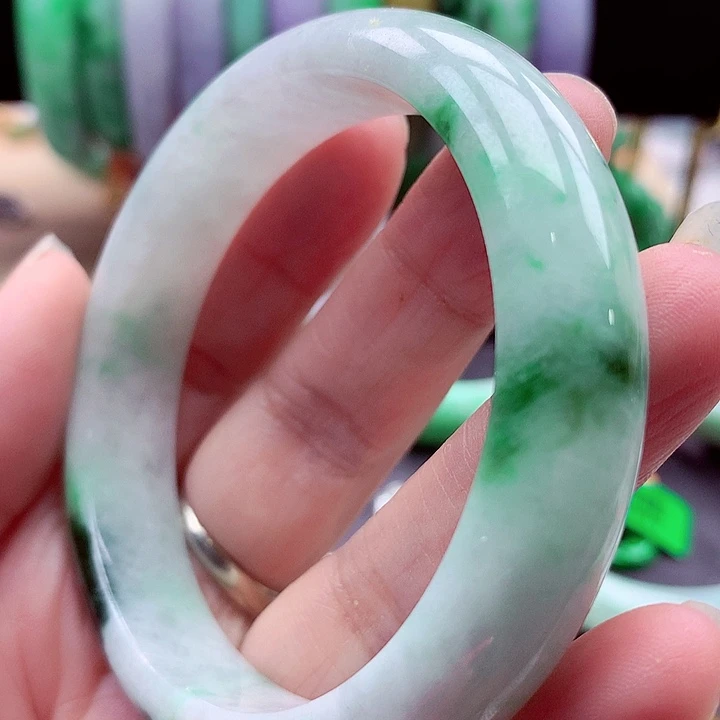 翡翠未镶嵌手镯翡翠