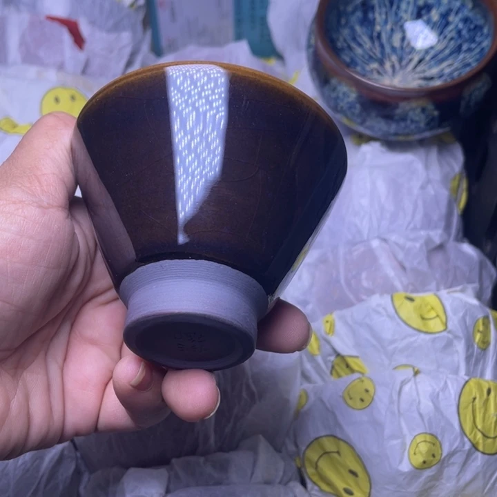 茶盏我不是说明他在做