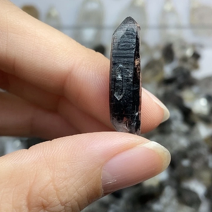 颈饰水晶未镶嵌骸骨长条