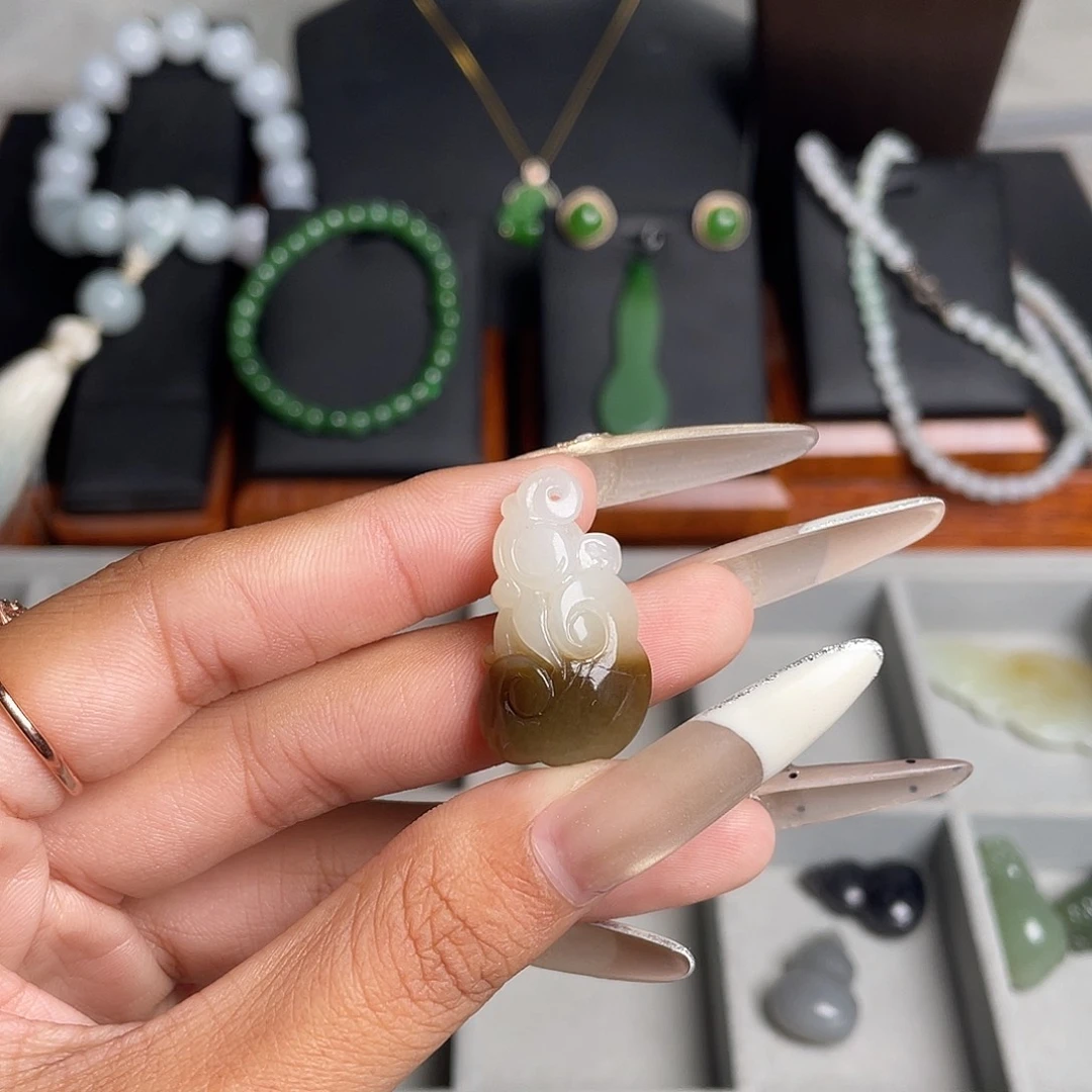 颈饰未镶嵌和田玉