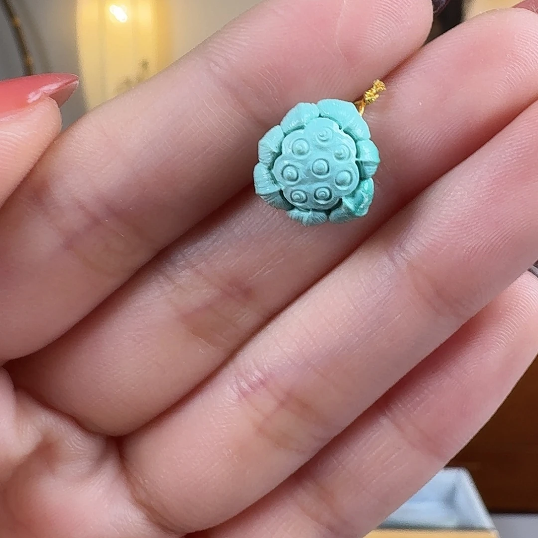 绿松石未镶嵌挂件