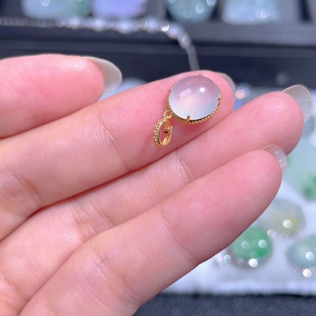 颈饰18K金镶嵌翡翠翡翠