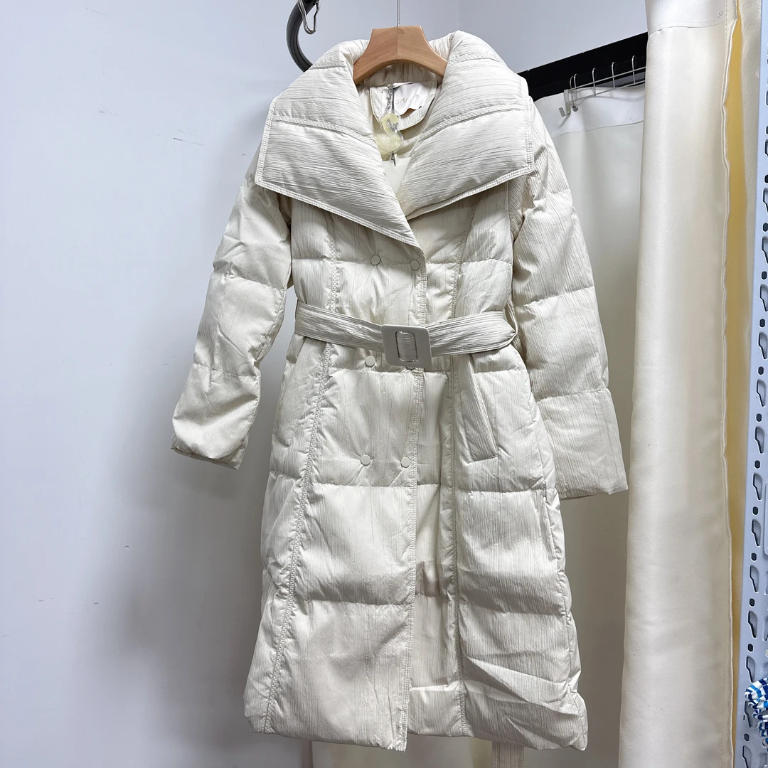 M95D1221休闲保暖羽绒服中长款百搭女设计师时尚