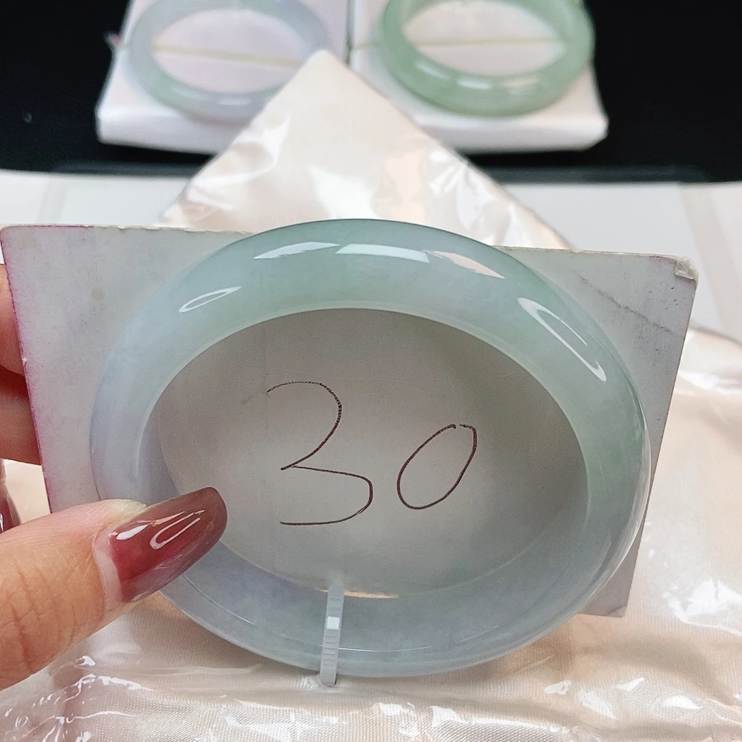 翡翠手镯未镶嵌 正圈61