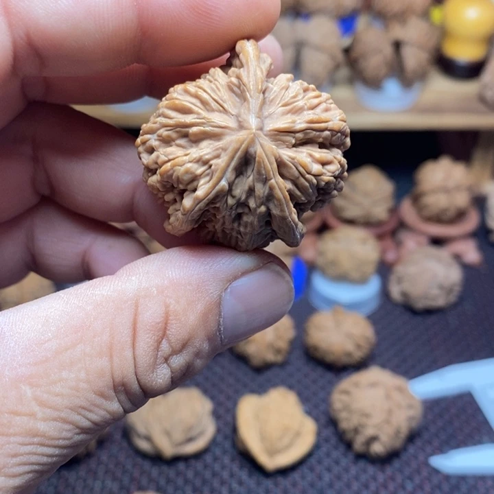 爱***人把件文玩核桃尺寸