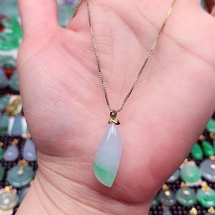 翡翠18K金镶嵌颈饰天然翡翠A货