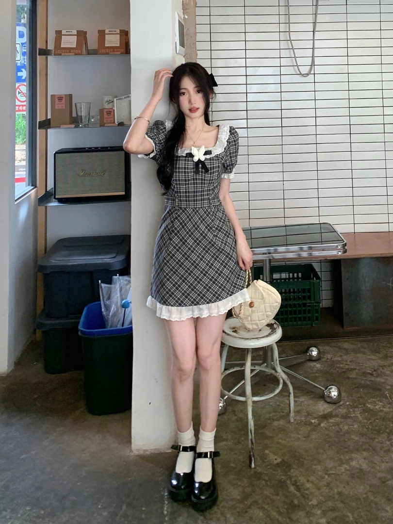 大码学院风复古方领连衣裙2025女新款夏季裙子胖mm遮肚显瘦格子裙