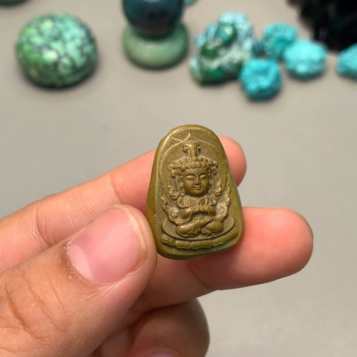 未镶嵌绿松石颈饰