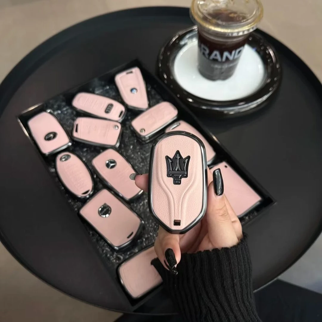 玛莎拉蒂系列汽车 高级感真皮钥匙套粉色