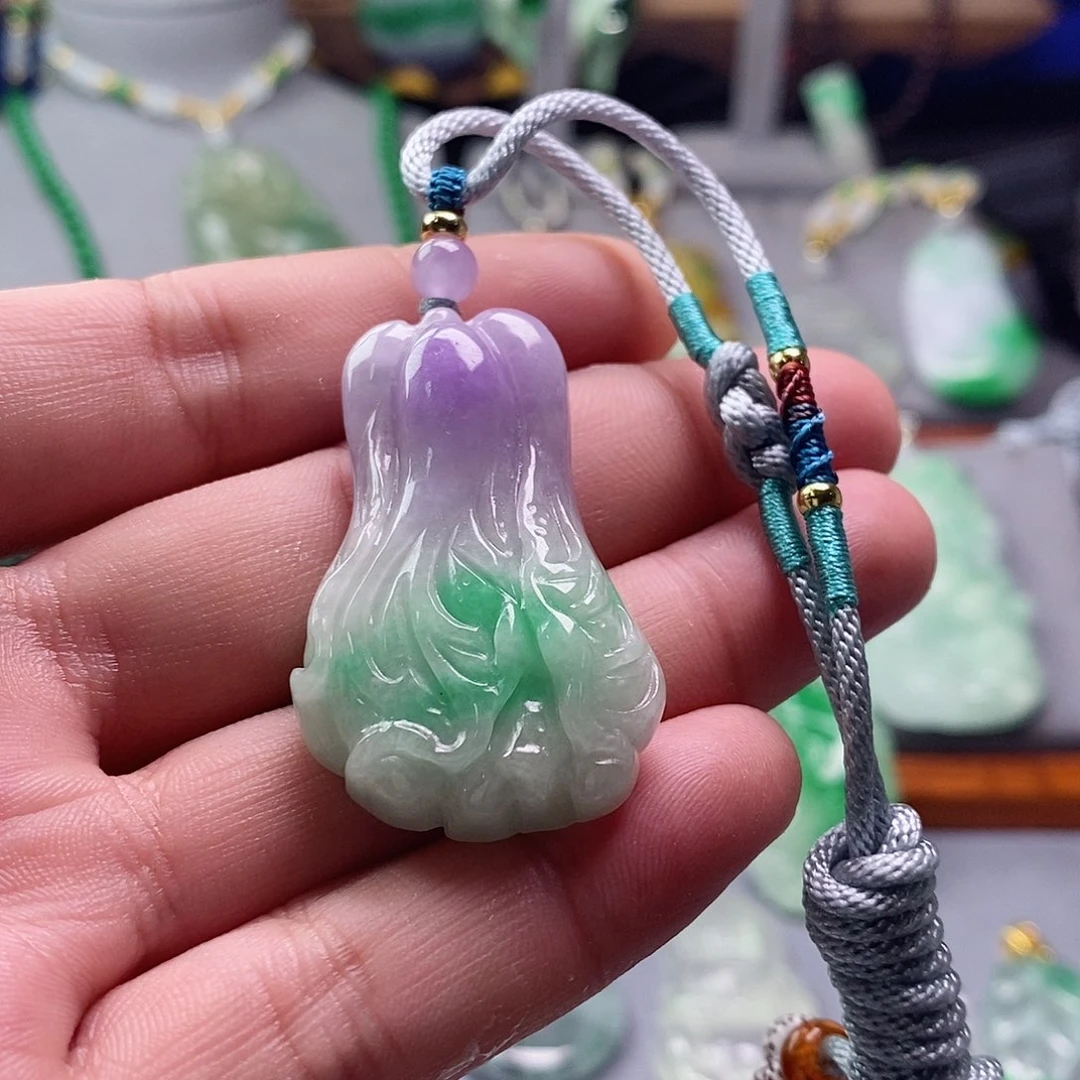 翡翠未镶嵌吊坠(赠链)