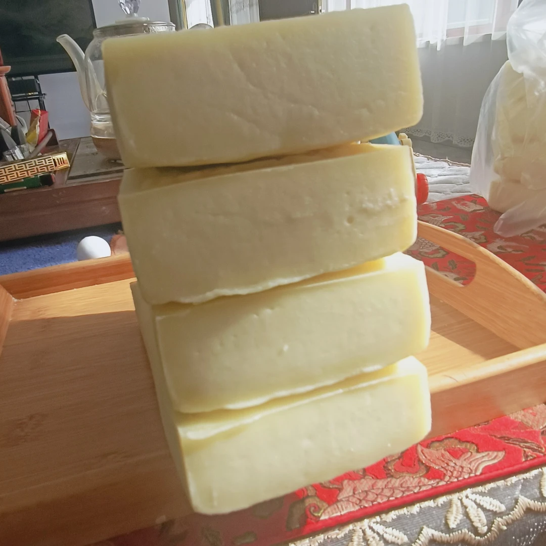 《半干原味4块长方形》内蒙古纯手工奶豆腐