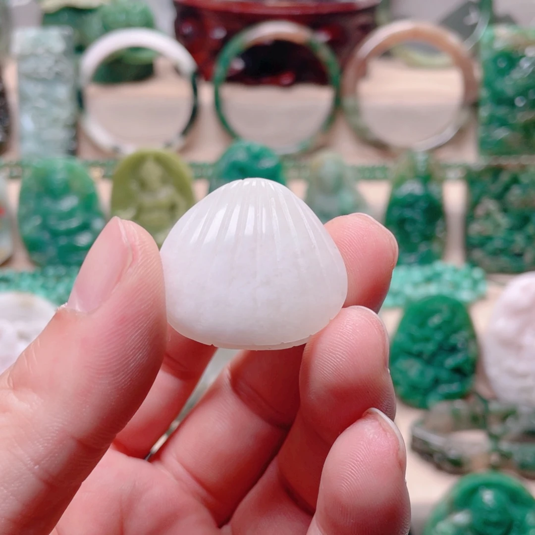 独山玉未镶嵌颈饰