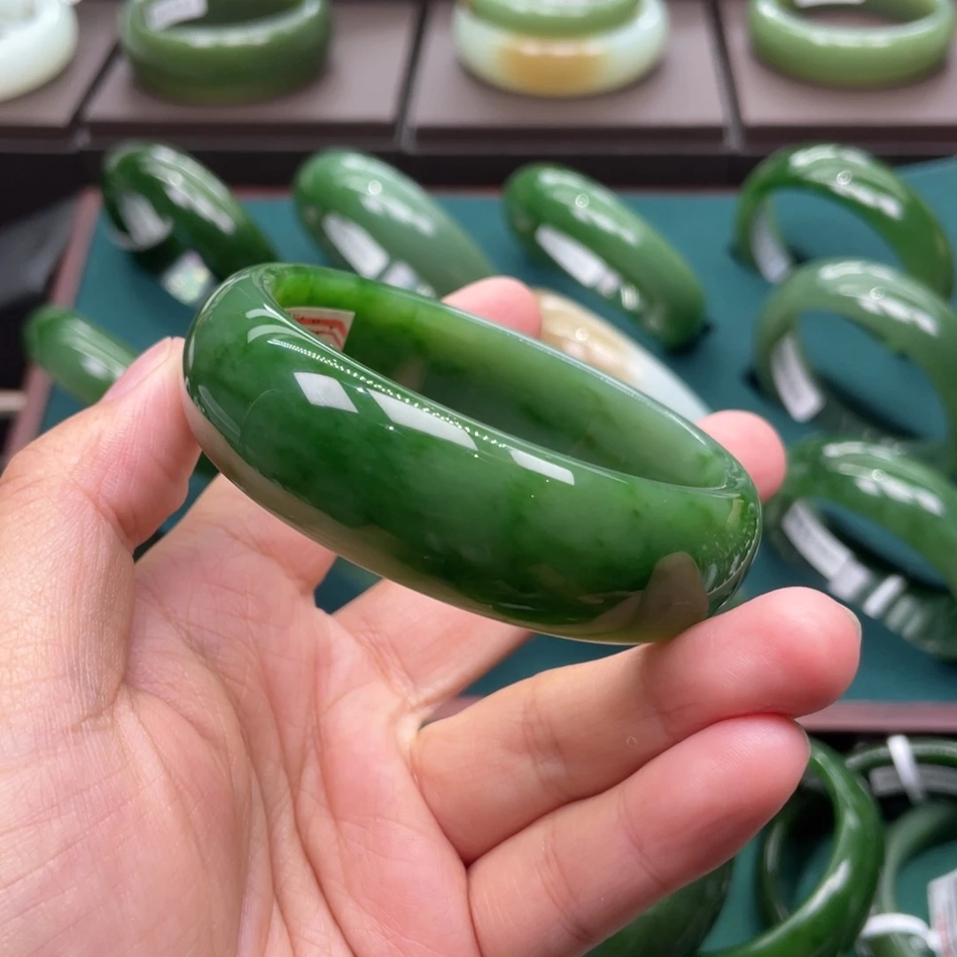 未镶嵌手镯和田玉(碧玉)
